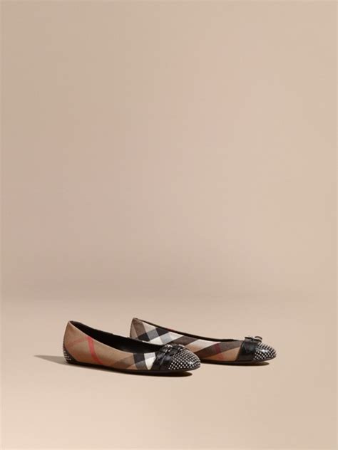 scarpe burberry donne|Burberry store online.